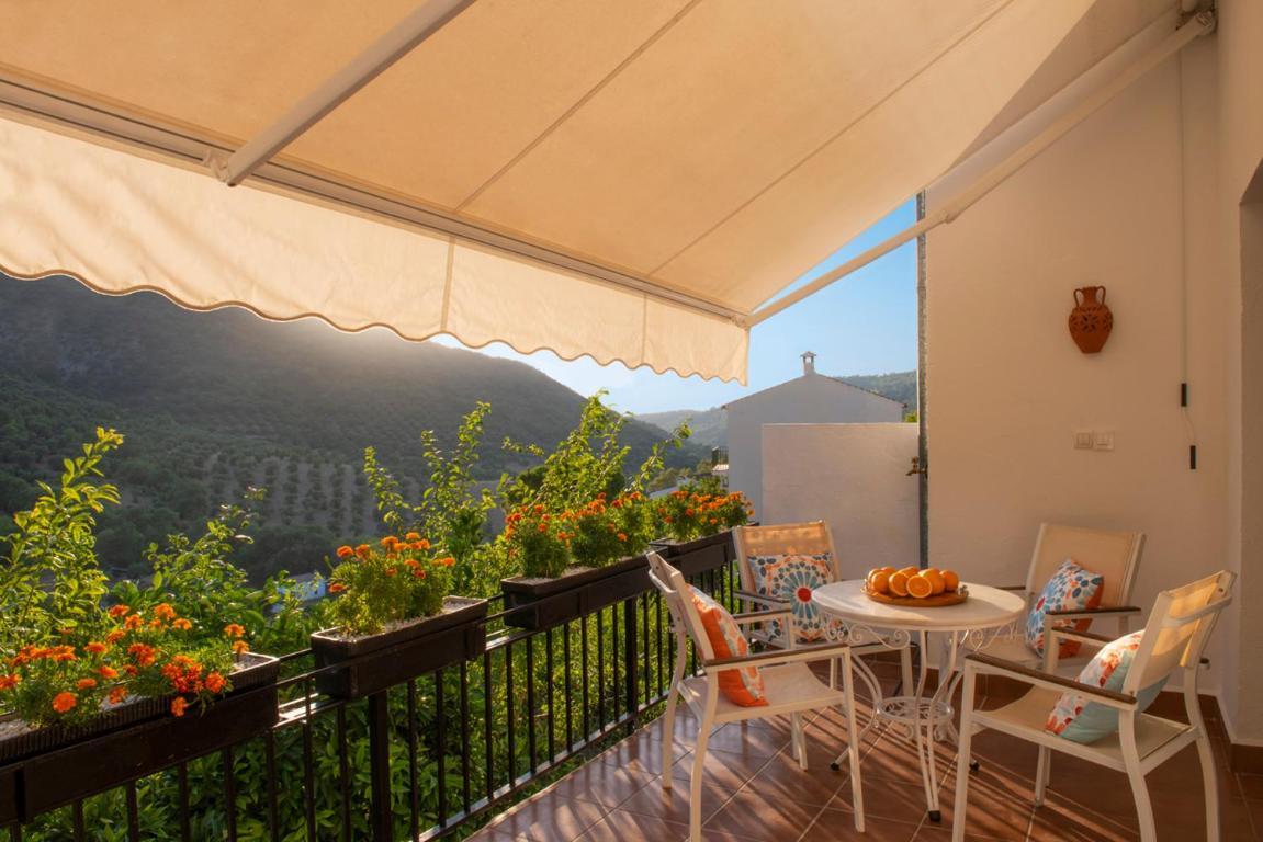 Stunning Home Benamahoma 4 Bed - Sierra Grazalema Bagian luar foto